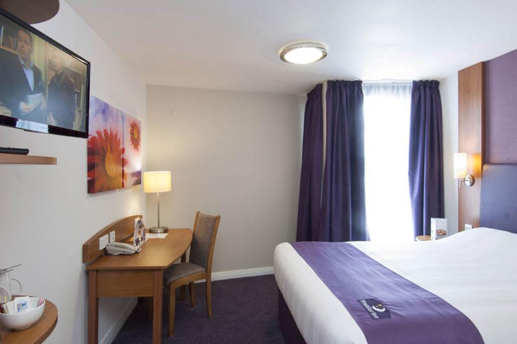 Premier Inn Birmingham City - Waterloo St ภายนอก รูปภาพ