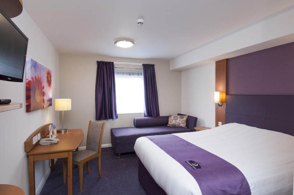 Premier Inn Birmingham City - Waterloo St ภายนอก รูปภาพ